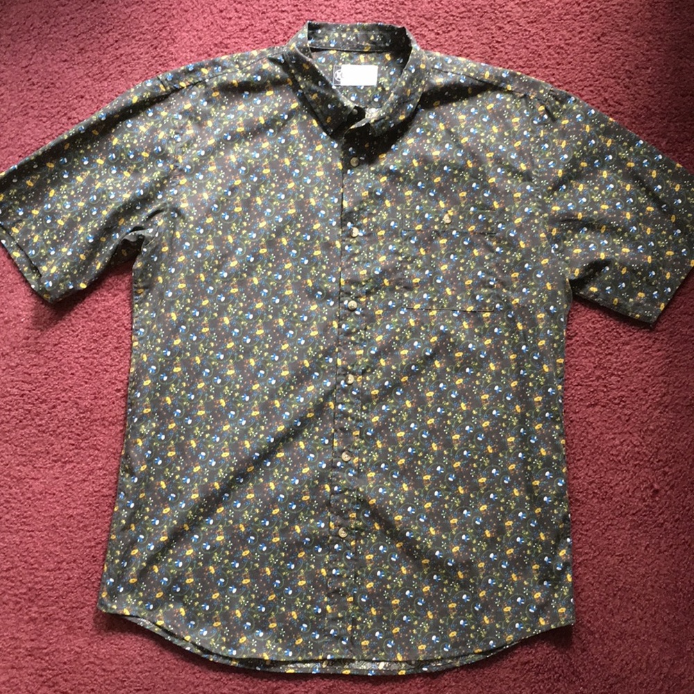 Men’s casual button down tee